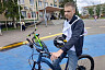 Под Саратовом велосипедист проехал полкилометра на заднем колесе и получил приз